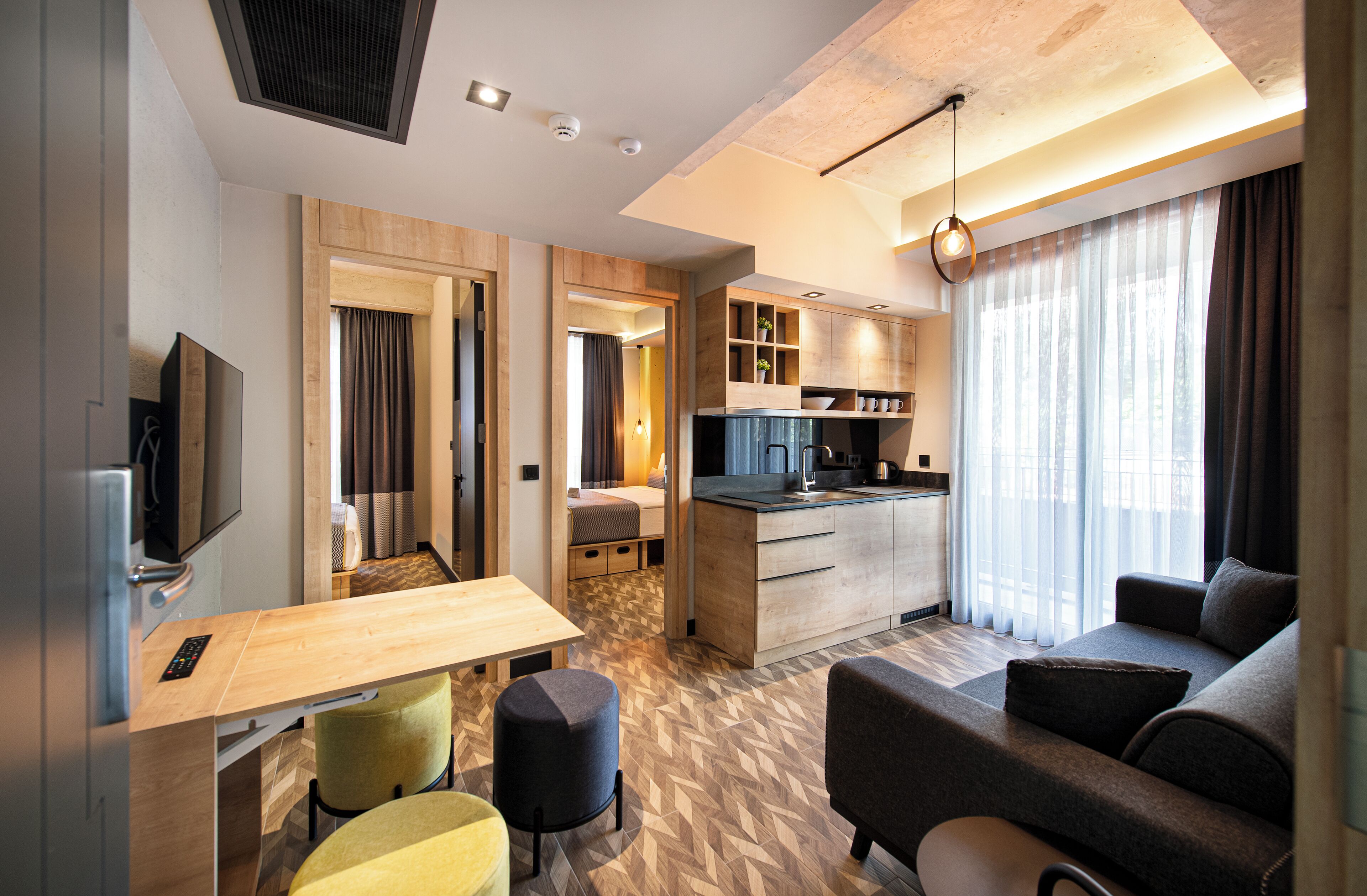 Large plus | In-room safe, blackout drapes, soundproofing, free cribs/infant beds