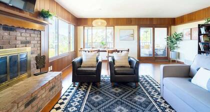 Beautiful Sun-Filled Home w/Amazing Views &Balcony