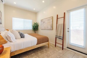 2 bedrooms, iron/ironing board, travel cot, WiFi