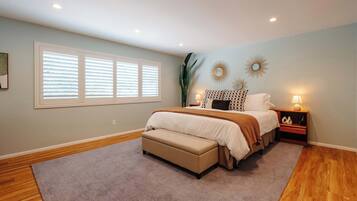 4 bedrooms, iron/ironing board, travel cot, WiFi