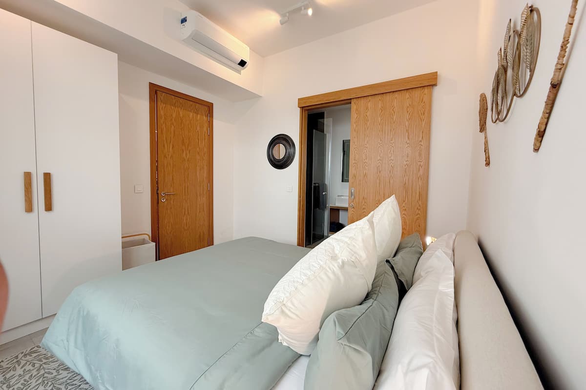 Wifi gratis y ropa de cama