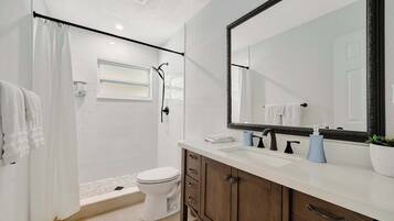 House, Accessible | Bathroom