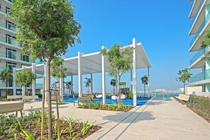 House | 1 bedroom, Internet - 1 Bed in Emaar Beachfront Sleeps 4 With Beach Access (Dubai)