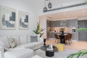 House | 1 bedroom, Internet - 1 Bed in Emaar Beachfront Sleeps 4 With Beach Access (Dubai)