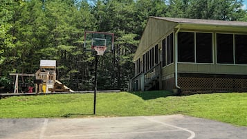 Apartemen | 3 kamar tidur dan internet