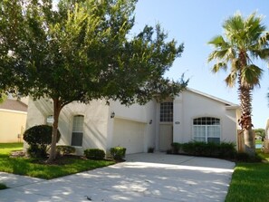 Talo, 6 makuuhuonetta | Ulkopuoli