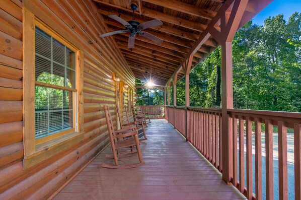 Cabin, 2 Bedrooms | Terrace/patio