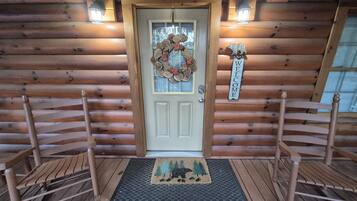 Cabin, 2 Bedrooms | Exterior detail