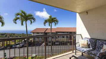 Condo, 2 Bedrooms | Property grounds