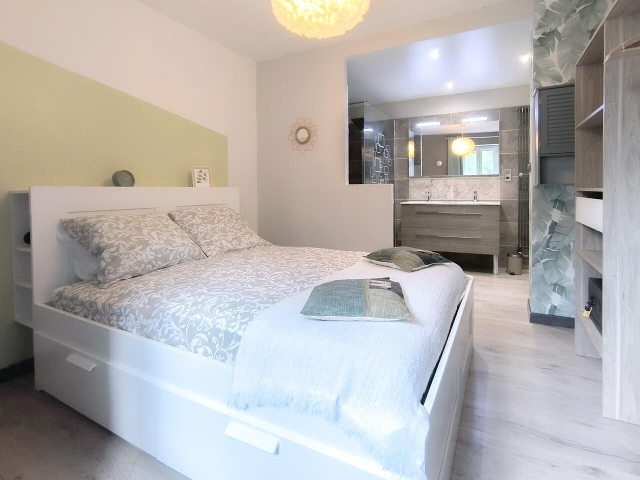 3 bedrooms, in-room safe, desk, iron/ironing board