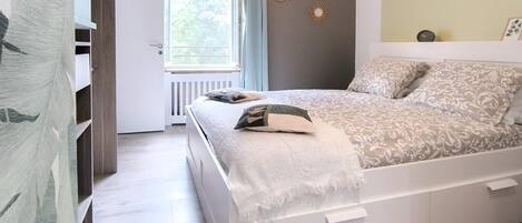 3 Schlafzimmer, Zimmersafe, Schreibtisch, Bügeleisen/Bügelbrett