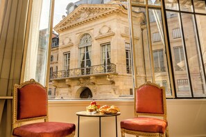 Frokost med lokale retter hver dag (mot et tillegg)