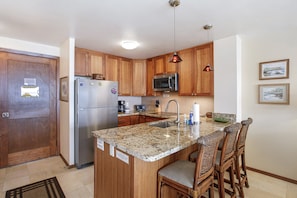 Condo, 2 Bedrooms | Private kitchen