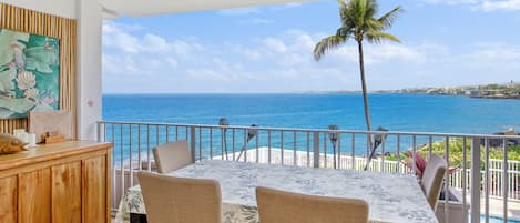 Condo, 2 Bedrooms | Tempat makan luar