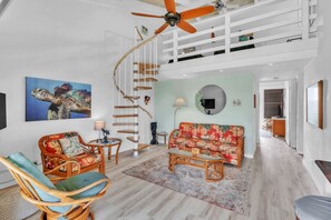 Condo, 2 Bedrooms | Living area