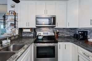 Leilighet, 2 soverom | Eget kjøkken | Kjøleskap, ovn, kaffetrakter/tekoker og brødrister