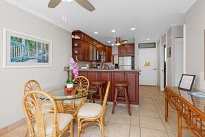 Condo, 2 Bedrooms | Dining