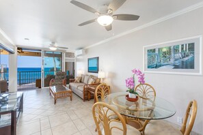 Condo, 2 Bedrooms | Dining