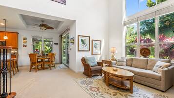 Condo, 2 Bedrooms | Living area