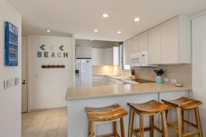 Condo, 2 Bedrooms | Private kitchen | Fridge, oven, coffee/tea maker, toaster