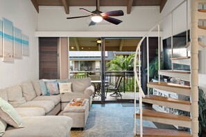 Condo, 2 habitaciones | Área de sala de estar