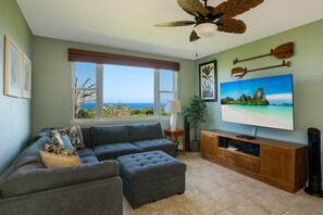Living area - Na Hale O Keauhou A4 3 Bedroom Condo (Kailua-Kona)