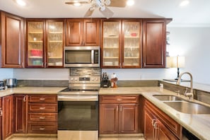 Condo, 2 Bedrooms | Private kitchen | Fridge, oven, coffee/tea maker, toaster - Kona Bali Kai #219 2 Bedroom Condo (Kailua-Kona)