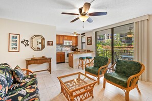 Living area - Kona Makai 5106 1 Bedroom Condo (Kailua-Kona)