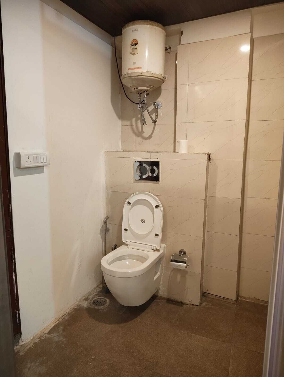 Free toiletries, soap, shampoo, toilet paper