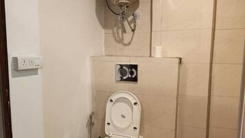 Free toiletries, soap, shampoo, toilet paper