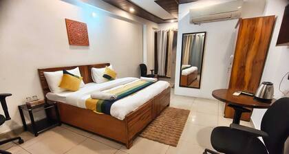 Roomshala Hotel Blueberry