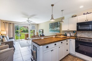 Condo, 1 Bedroom | Private kitchen | Fridge, oven, coffee/tea maker, toaster