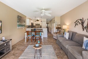 Condo, 1 Bedroom | Living area