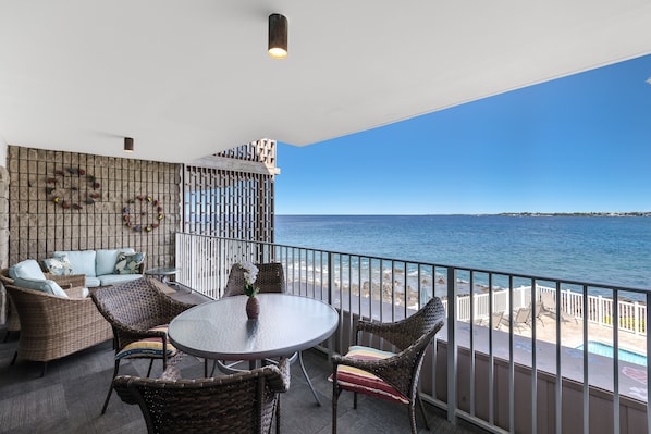 Condo, 2 Bedrooms | Outdoor dining