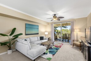 Condo, 2 Bedrooms | Living area