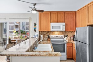 Condo, 1 Bedroom | Private kitchen