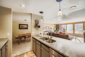 Condo, 2 Bedrooms | Interior