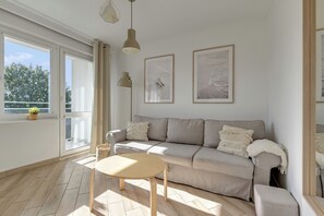 Apartamento conforto | Roupas de cama antialérgicas, ferros/tábuas de passar roupa