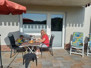 屋外ダイニングエリア