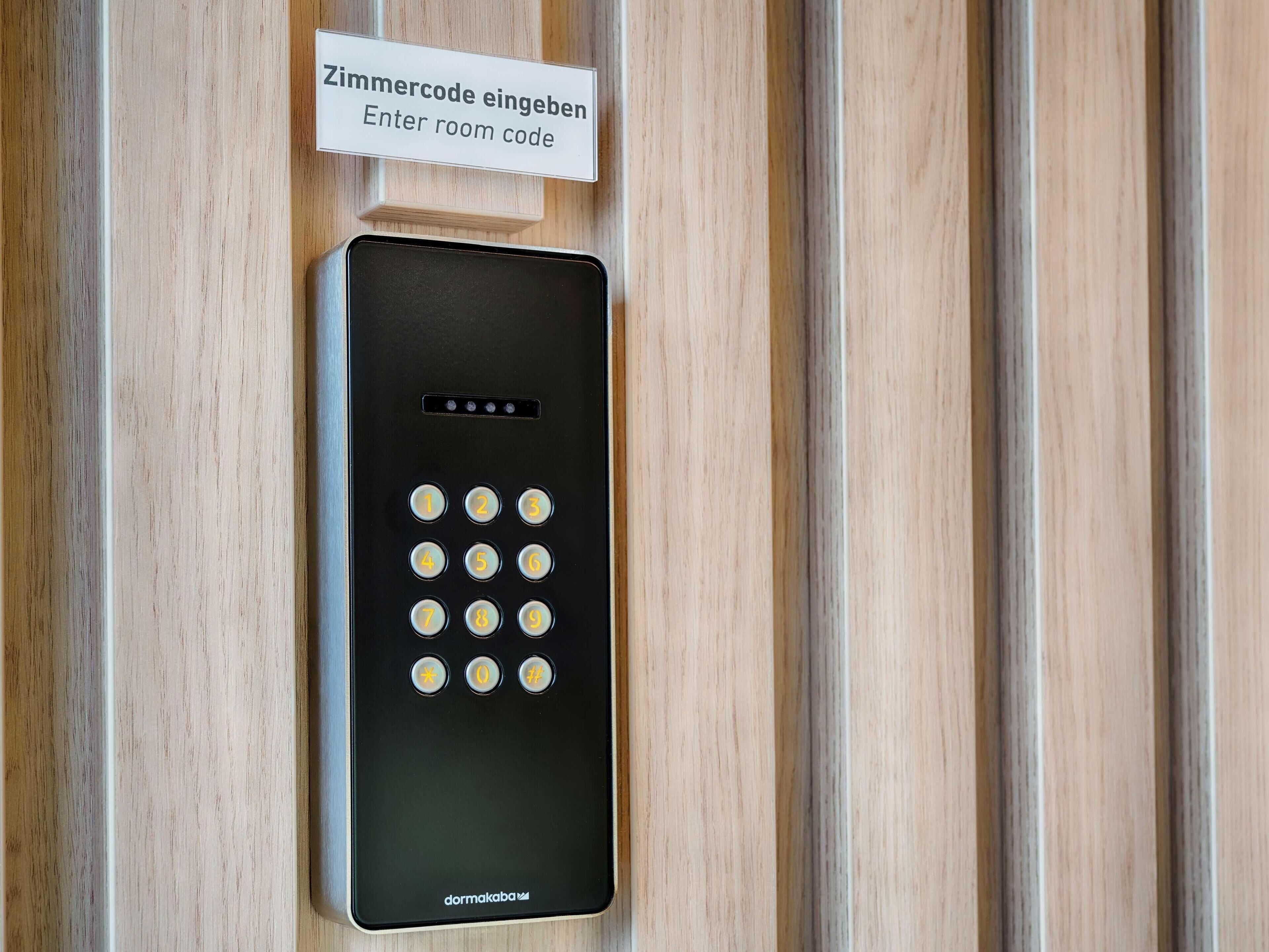 デスク、WiFi (無料)