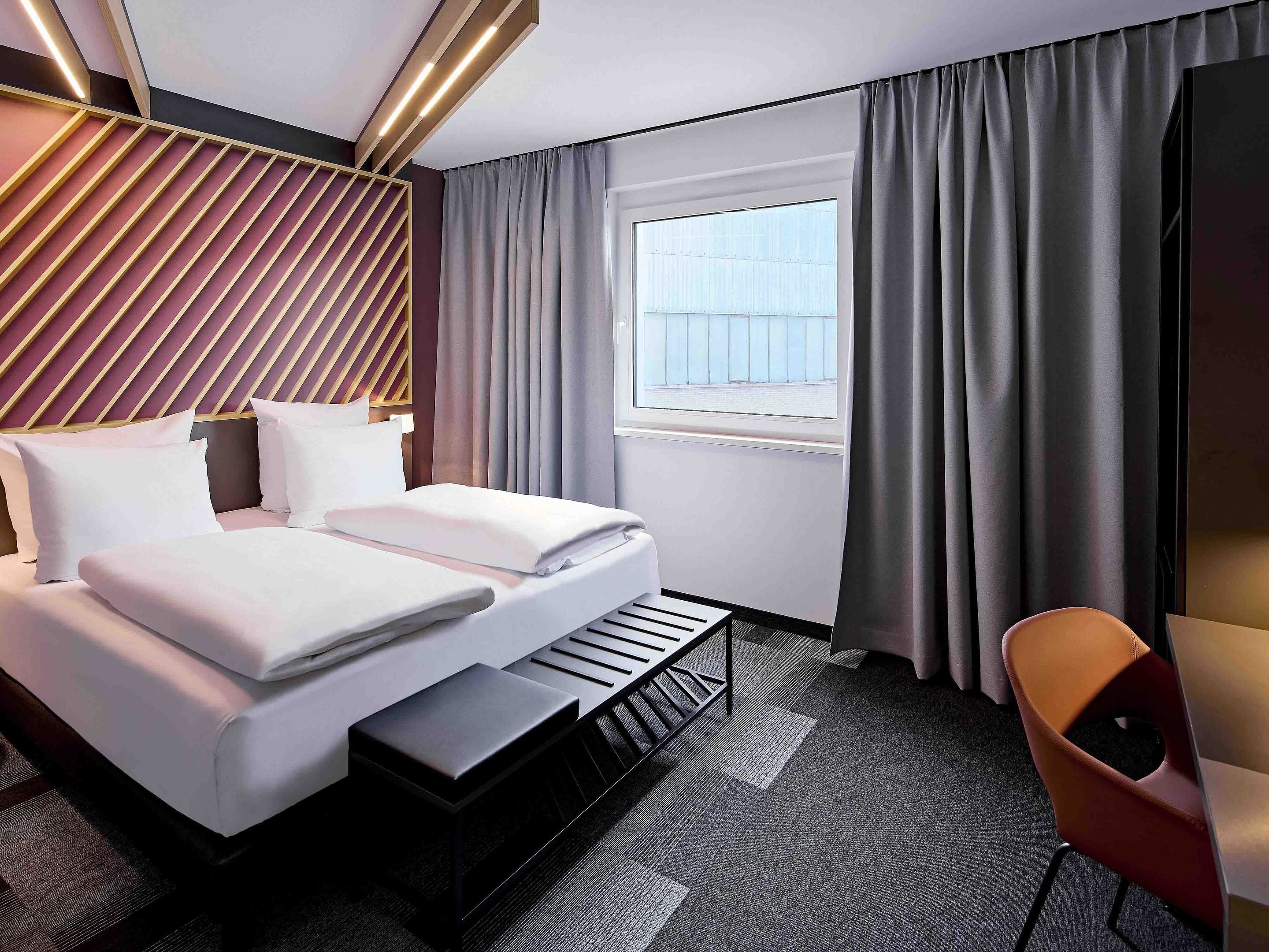 Schreibtisch, kostenloses WLAN