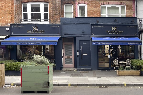 Exterior detail - Cosy 1 bedroom apartment in Fulham (London)