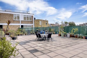 Outdoor dining - Cosy 1 bedroom apartment in Fulham (London)
