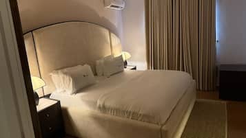 Kamar Single Eksekutif | Meja kerja, ruang kerja ramah laptop, dan Wi-Fi gratis