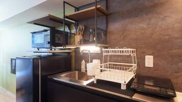 雪櫃、微波爐、爐具、廚房用具/餐具/器皿