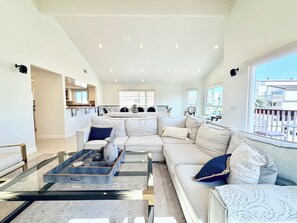 تلفزيون، مدفأة، شاشة كمبيوتر