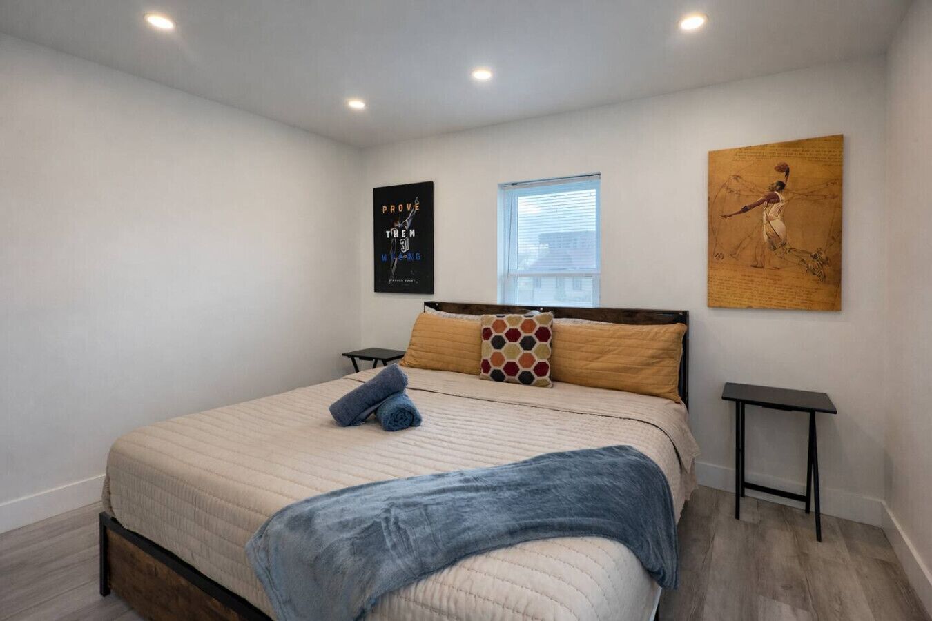 Desk, iron/ironing board, WiFi, bed sheets