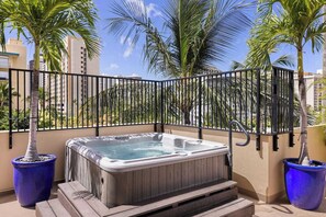 مغطس سبا خارجي