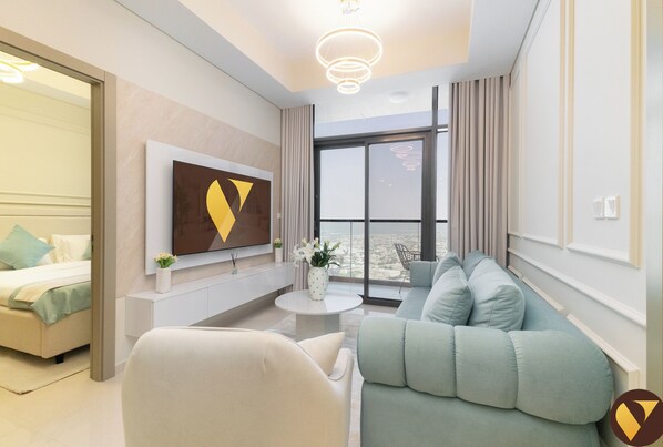 Appartement Luxe, balcon, vue mer | Fer et planche à repasser, lits bébé (en supplément), Wi-Fi gratuit