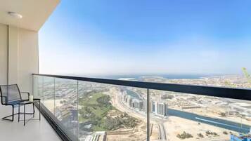 Appartement Luxe, balcon, vue mer | Vue depuis le balcon